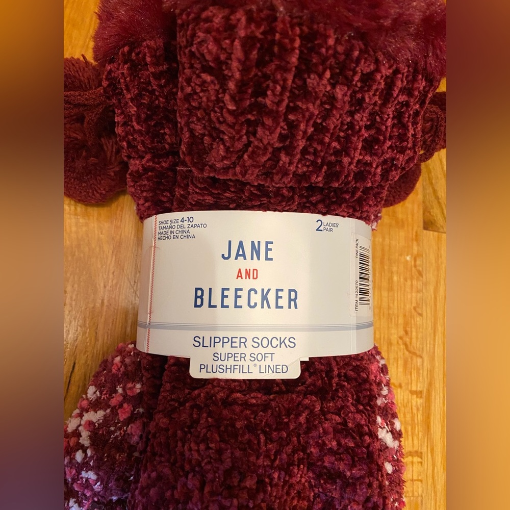 NWT Jane and Bleeker slipper socks